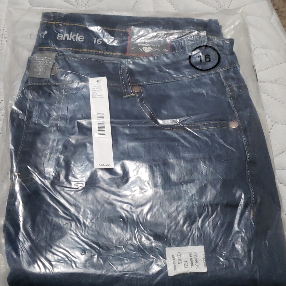 Avenue Ankle length dark wash jeans